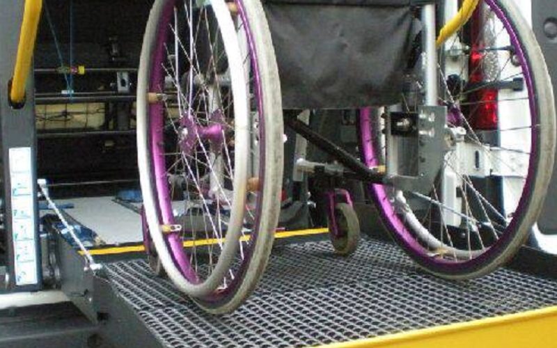 Un pulmino per il trasporto degli studenti portatori di handicap. Convenzione sottoscritta dai comuni di Delia e Sommatino