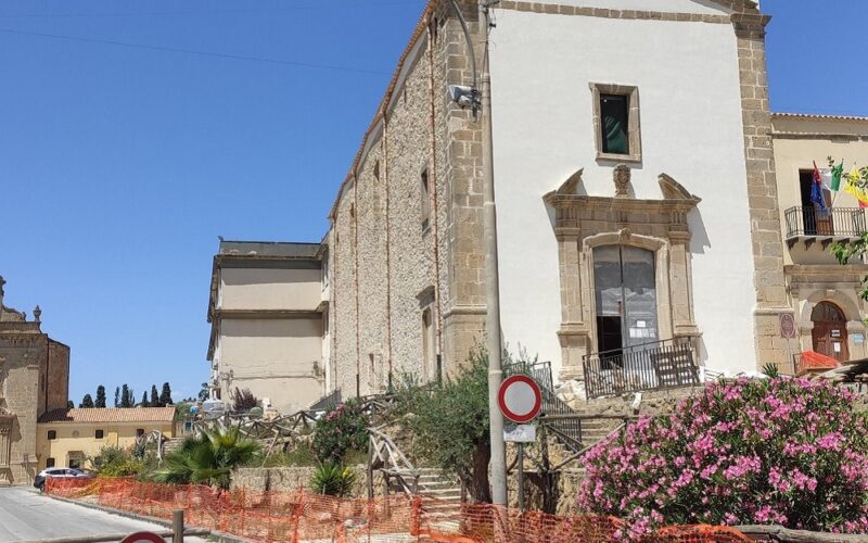 Niscemi, prosegue il restauro della chiesa San Francesco d’Assisi. Consegna prevista entro il 30 settembre