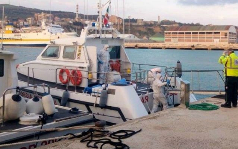 Gela: marittimo inglese si infortuna in navigazione, soccorso da una motovedetta e trasferito in ospedale
