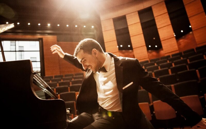 Gela: Classica sotto le stelle, Alberto Ferro accompagnato dall’Orchestra sinfonica del Conservatorio di Catania