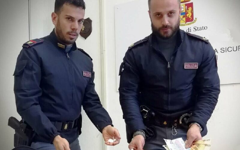 Gela: droga in centro storico, arrestato un giovane. Sequestrare 16 bustine di marijuana, pronte allo spaccio