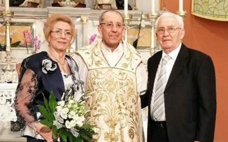 Riesi: una promessa d’amore lunga sessant’anni. Salvatore e Angela, nozze di diamante tra l’abbraccio dei familiari