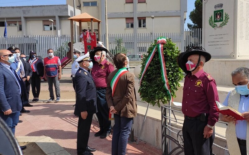 Niscemi: una corona d’alloro e le note del Silenzio, ricordati i caduti di tutte le guerre