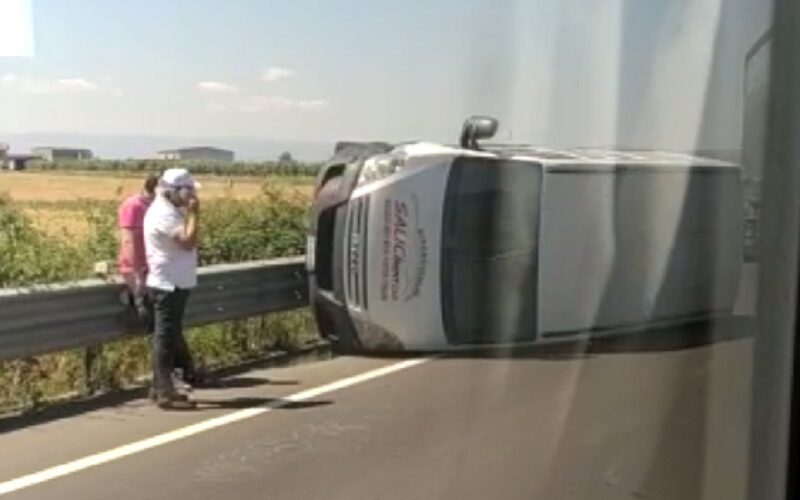 Gela – Catania: camion contro auto, due feriti. Tratto di strada chiuso al transito veicolare