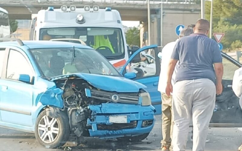 Gela, due incidenti con feriti in poche ore. Giovane impatta sulla via Recanati, carambola di auto sulla bretella SS 626