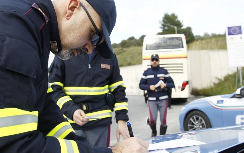 Operazione «Guida Sicura», ritirate tre carte di circolazione, sequestrati due autoveicoli. Decurtati 100 punti patente