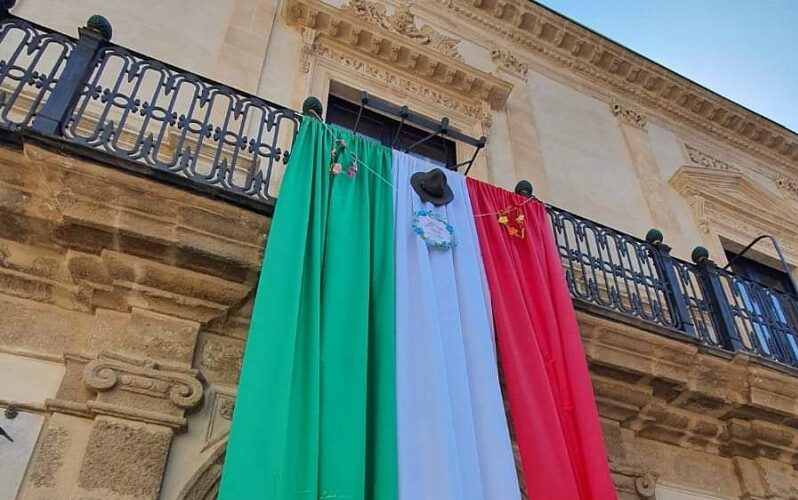 Niscemi ricorda le vittime innocenti delle mafie. Corteo ed esibizione musicale in piazza