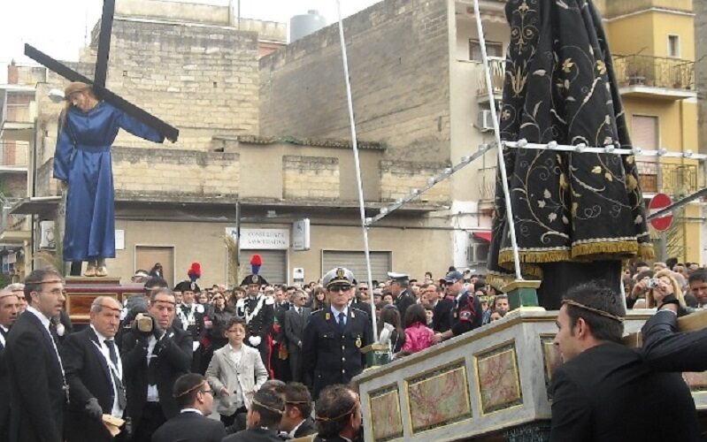 Niscemi e la devozione al Cristo, oggi la tradizionale Giunta. Domani la messa di resurrezione