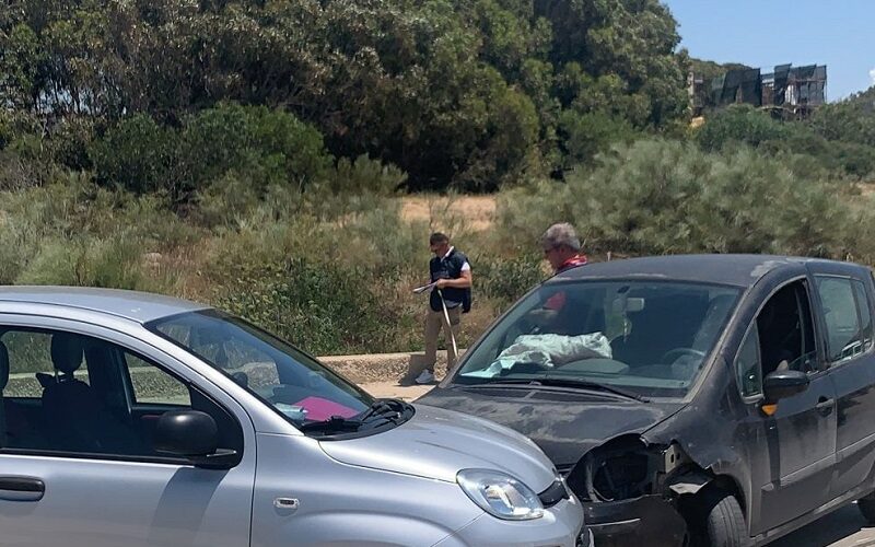 Gela, schianto sul lungomare tra due auto. Esplodono gli airbag, in corso i rilievi dei vigili