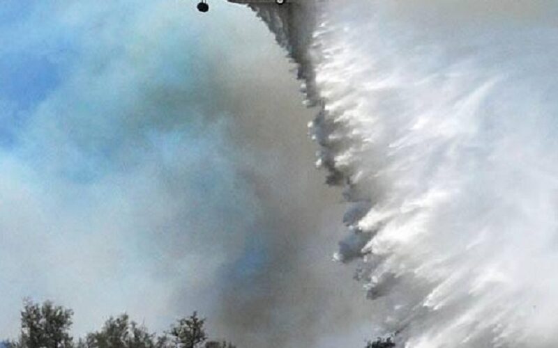 Gela: bruciano le contrade, in azione elicottero e due canadair. Fuoco nel bosco di Niscemi