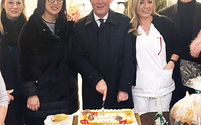 Gela, compleanno tra gli anziani della casa di riposo. «Un brindisi con loro diventa una gioia»