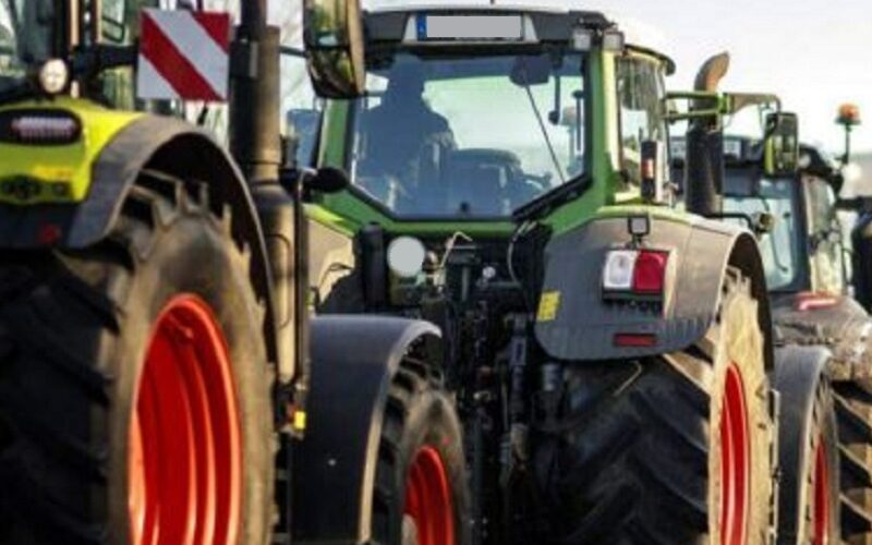 Da Gela a Niscemi, si allarga la protesta dei trattori. Da domani la mobilitazione