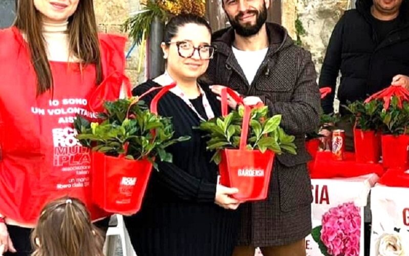 Niscemi: gardenie della solidarietà, Aism raccoglie fondi per la ricerca scientifica