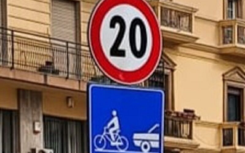 Gela più a misura di bici, limite di velocità a 20 orari e precedenza a chi va a pedali