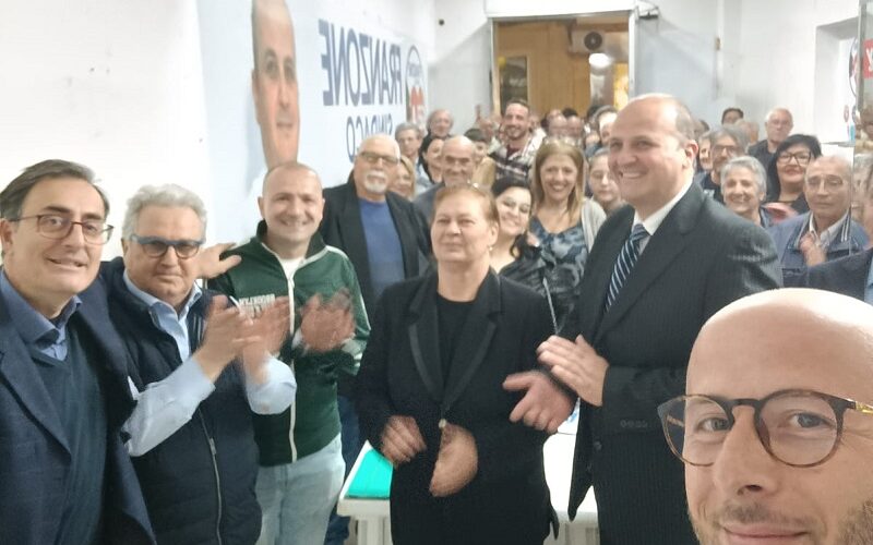 Gela, Franzone inaugura sede… a costo zero. «Esempio come intendiamo governare la città»