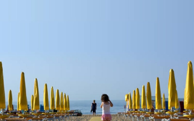 Gela, si apre la querelle spiagge. «Se la concessione è scaduta ci sia libero accesso»